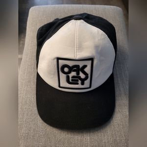 Oakley Cap (Women's)